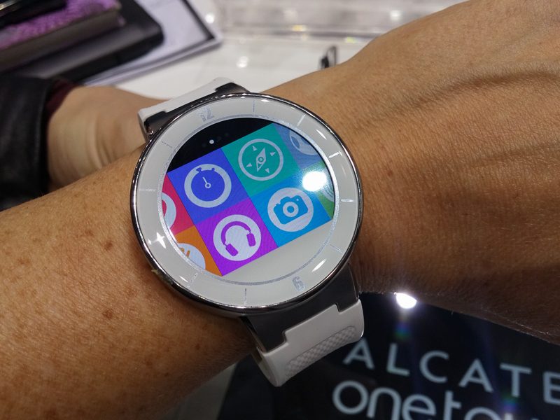 MWC 2015 - Watch: pourquoi la montre d'Alcatel OneTouch peut faire