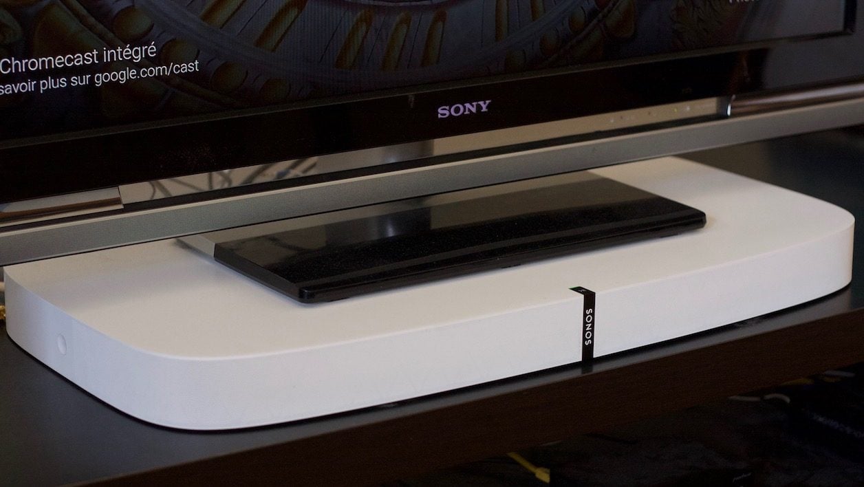 Sonos dévoile une nouvelle base enceinte TV, la PlayBase - Le Monde  Numérique