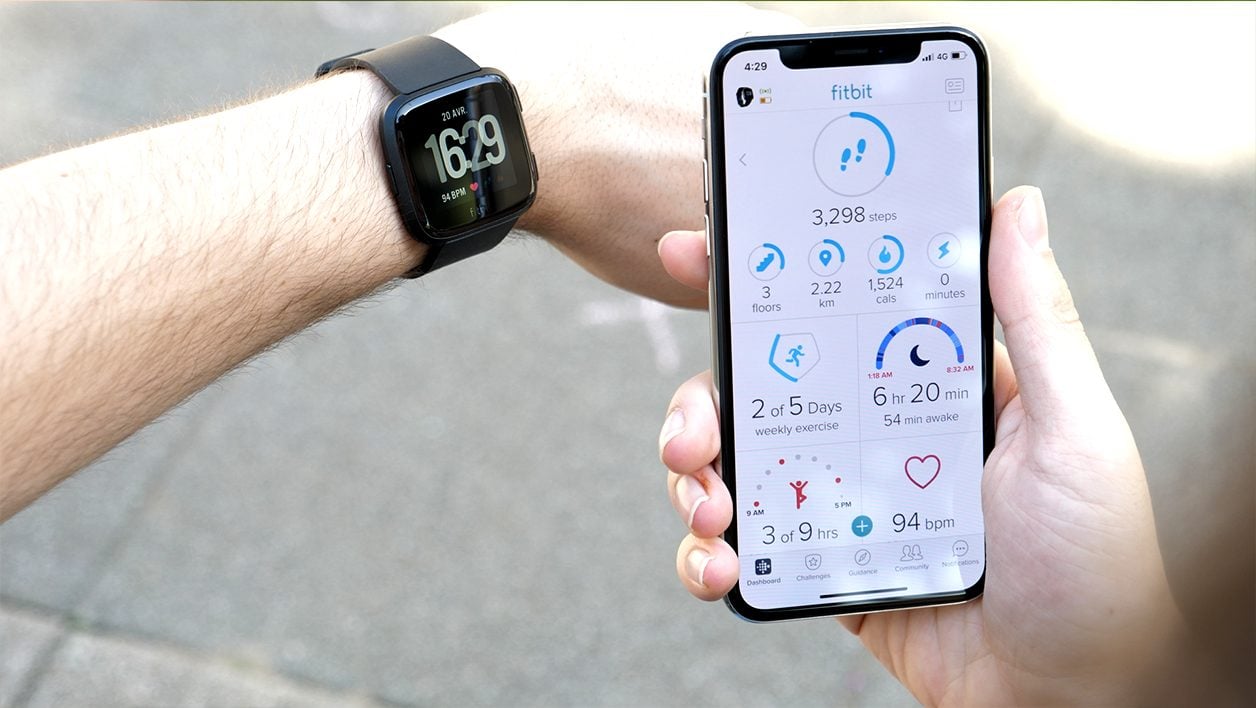 Test de la Fitbit Versa : enfin une montre connectée pour tous ?
