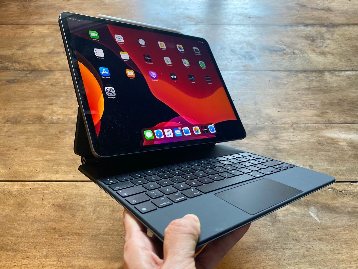 Consomac : Le Magic Keyboard de l'iPad Pro pèse son poids !