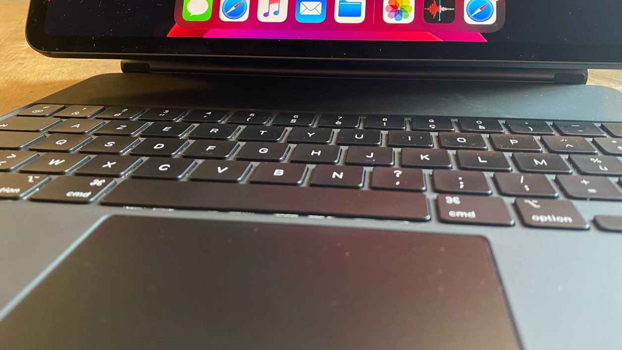 Test du Magic Keyboard : l'iPad Pro avec clavier et trackpad peut-il  remplacer un MacBook ?