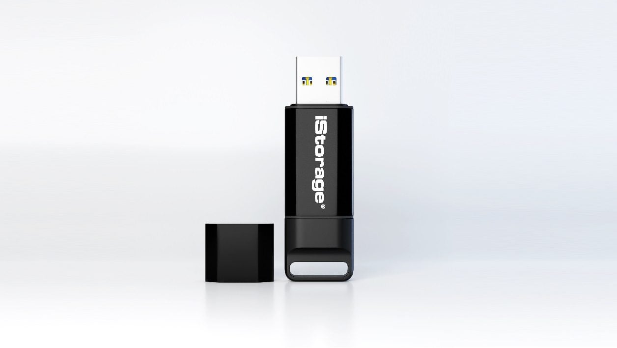 Clé USB sécurisée cryptée USB 3.2 Bluetooth d'iStorage DataAshur –  déverrouillez sans fil avec votre téléphone intelligent par Bluetooth  (iOS/Android) – Prêt pour la gestion à distance