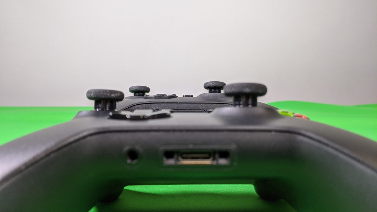 Table basse en forme de manette Xbox