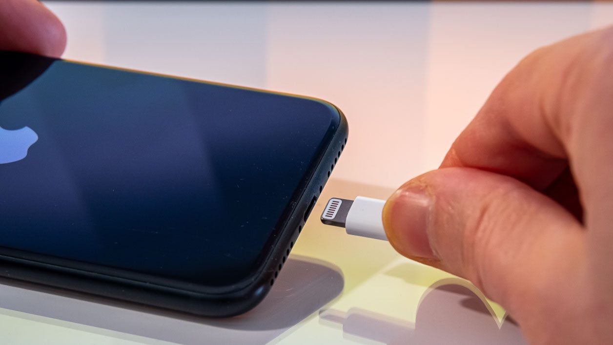 Consomac : L'iPhone SE 3 embarque une batterie 11% plus capacitaire