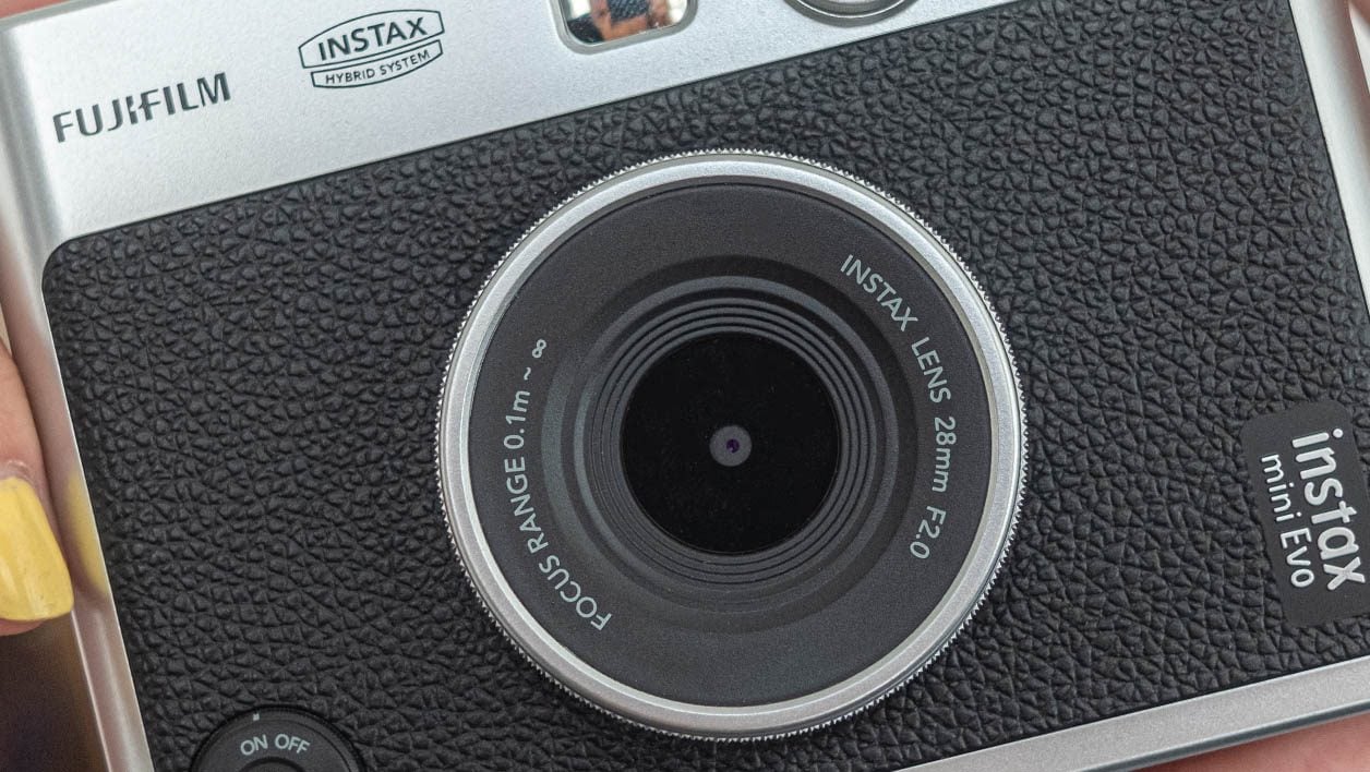 Fujifilm Instax Mini 90 : meilleur prix, test et actualités - Les Numériques