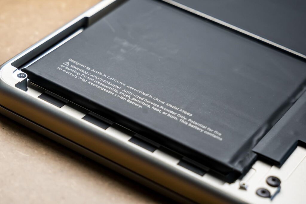 IFixit MacBook Air M2 Teardown Reveals No Heatsink…and Accelerometer ...