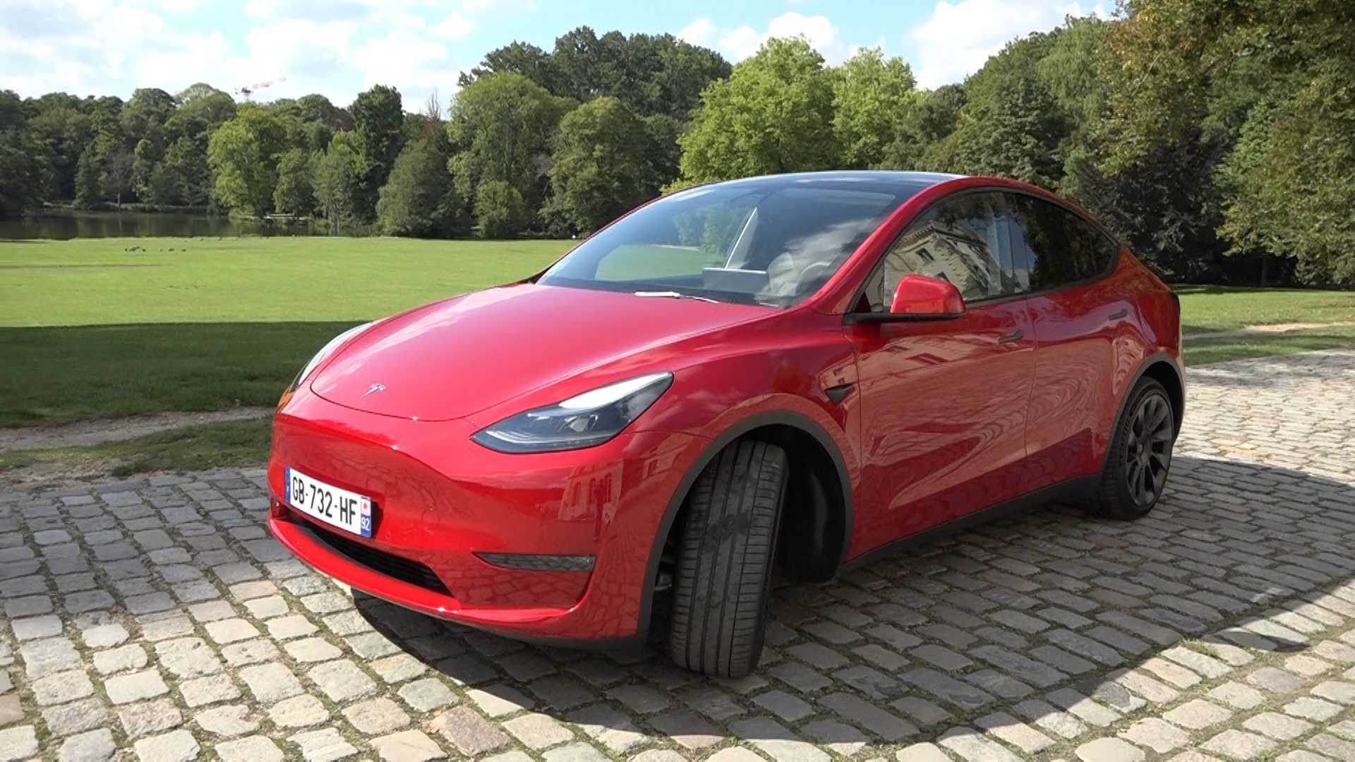 Tesla Model Y : une Model 3 surélevée mais 16 000 € plus chère !
