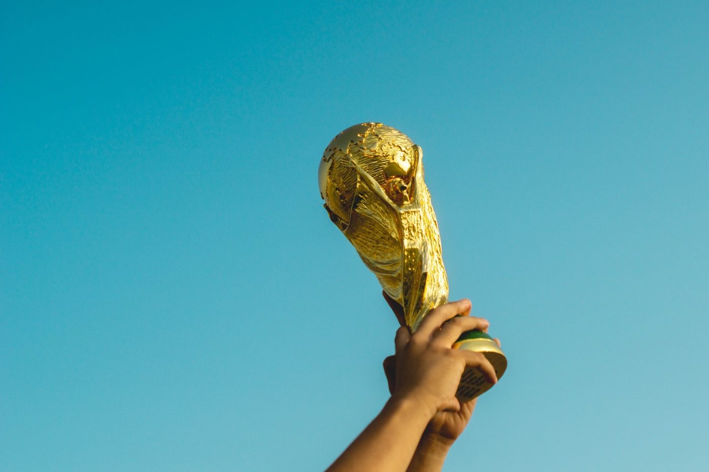 FOOT 24/24h - En 2022 qui va gagner la Ligue des champions, la Coupe du  monde et le Ballon d'Or ? Dites-nous simplement…🏆🏆🏆