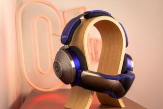 Casque dyson Zone : vue de côté 3/4 face