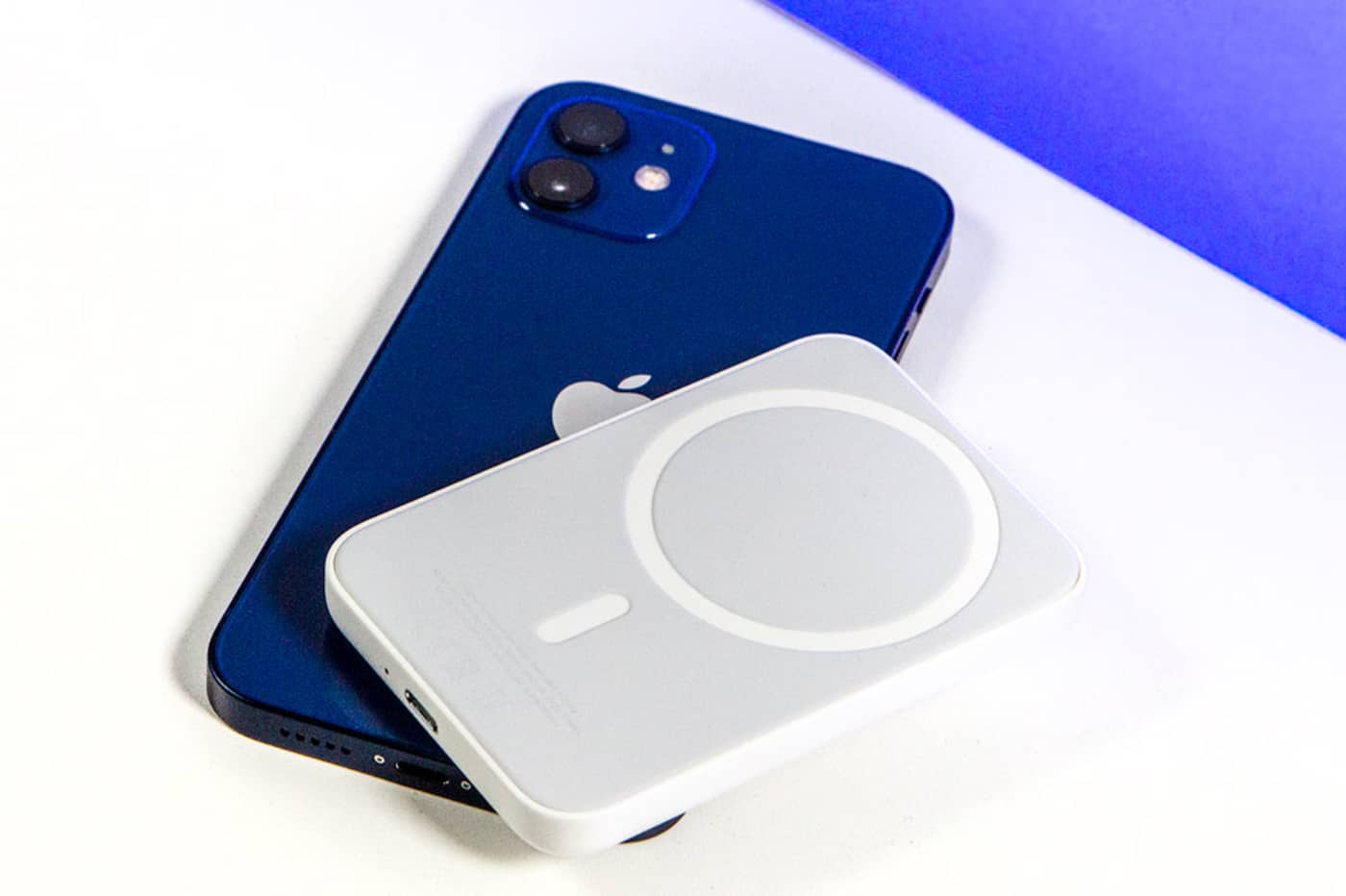 Apple galère, mais votre iPhone pourrait bientôt recharger vos AirPods