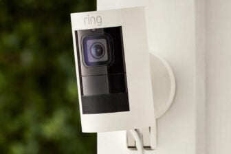 Caméra de surveillance Ring Stick Up Cam