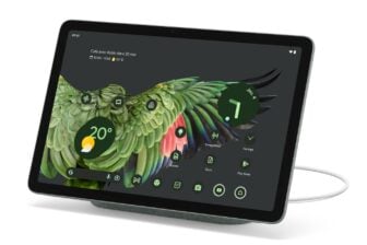 La Google Pixel Tablet sur son pied