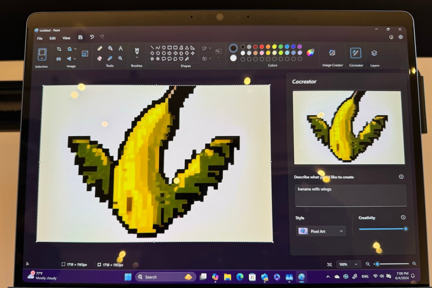 Une Banane Avec Des Ailes Sur Paint