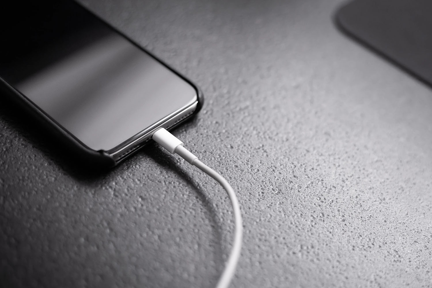 iOS 18 : votre iPhone va révéler pourquoi il se recharge trop lentement
