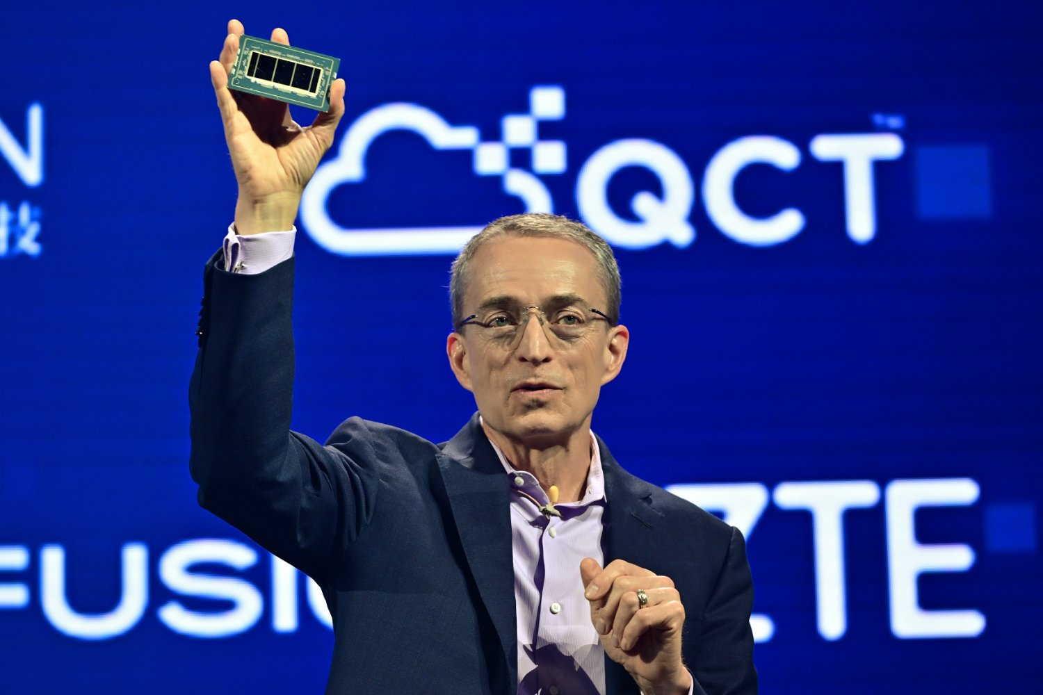 Abandon de projets d’usines, scission : tout est sur la table pour sauver Intel