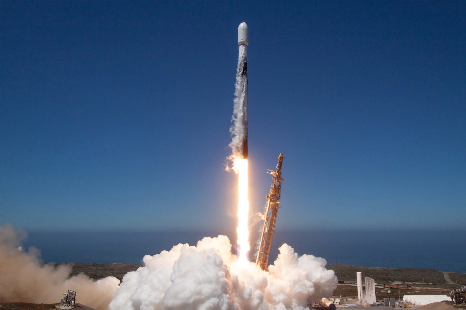 Spacex Lancement 16 Aout Falcon 9