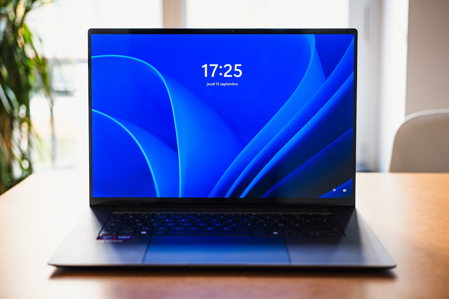 Test Asus Zenbook S16 : que vaut AMD face au bouillonnant Snapdragon ?