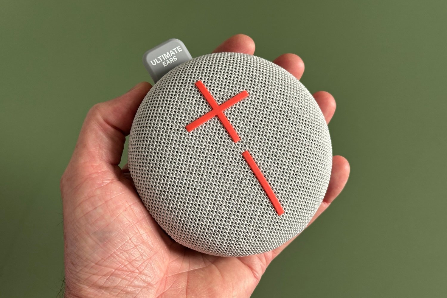 Test Ultimate Ears Miniroll : l’enceinte ultra nomade qui s’accroche partout