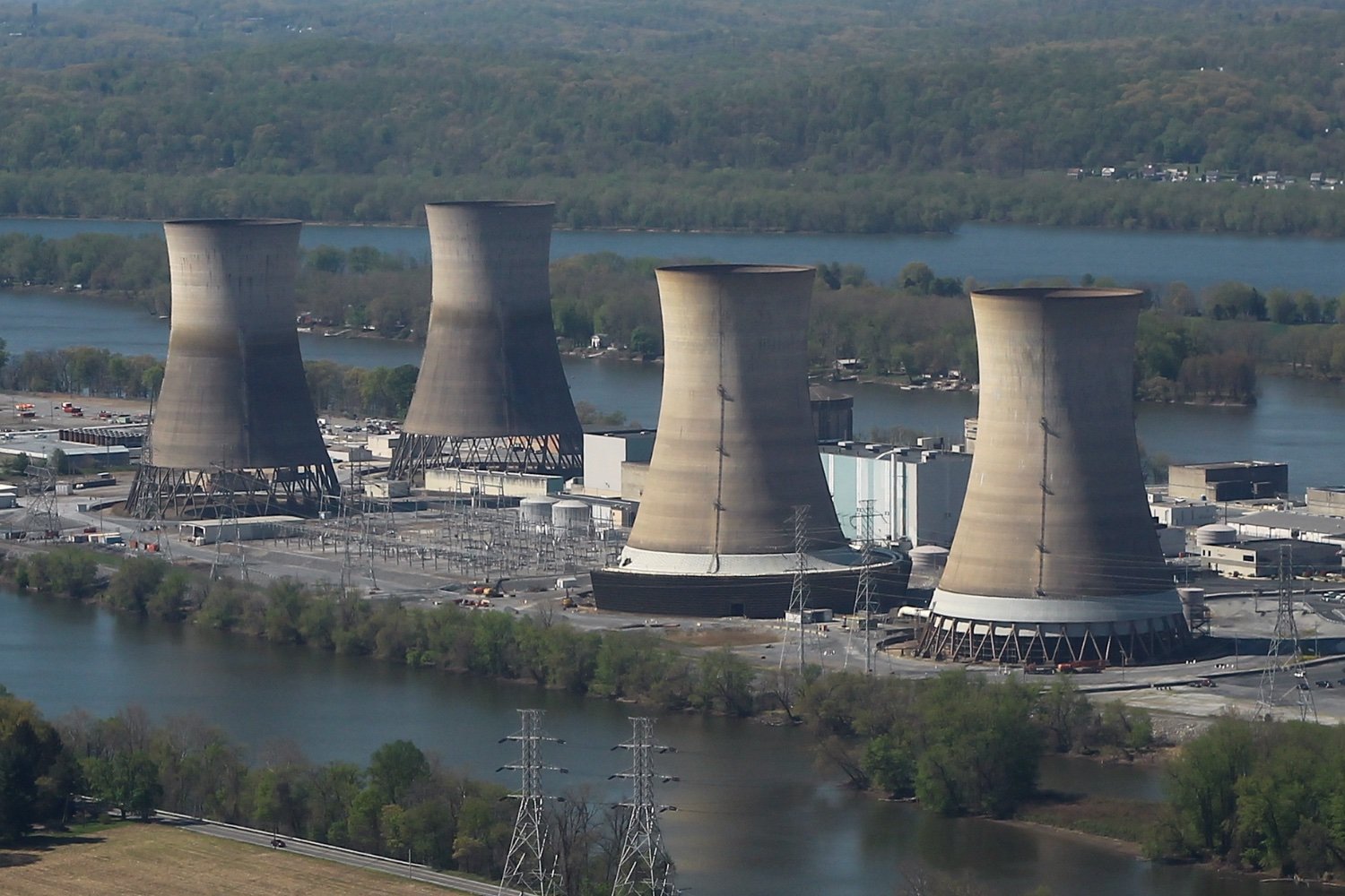 Pour son IA générative, Microsoft fait redémarrer une centrale nucléaire partiellement fermée après un accident (1/1)