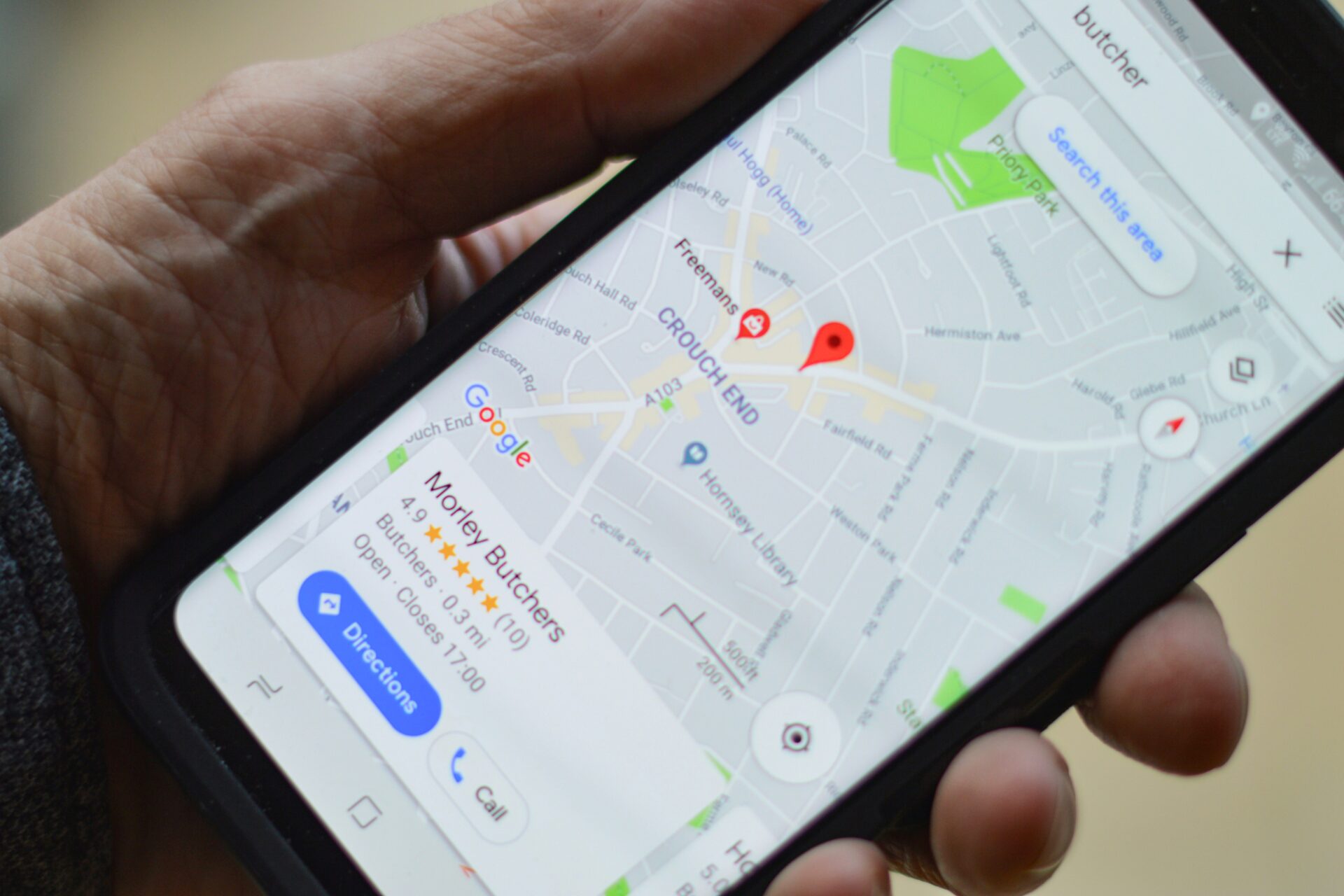 Google Maps part à la chasse aux faux avis