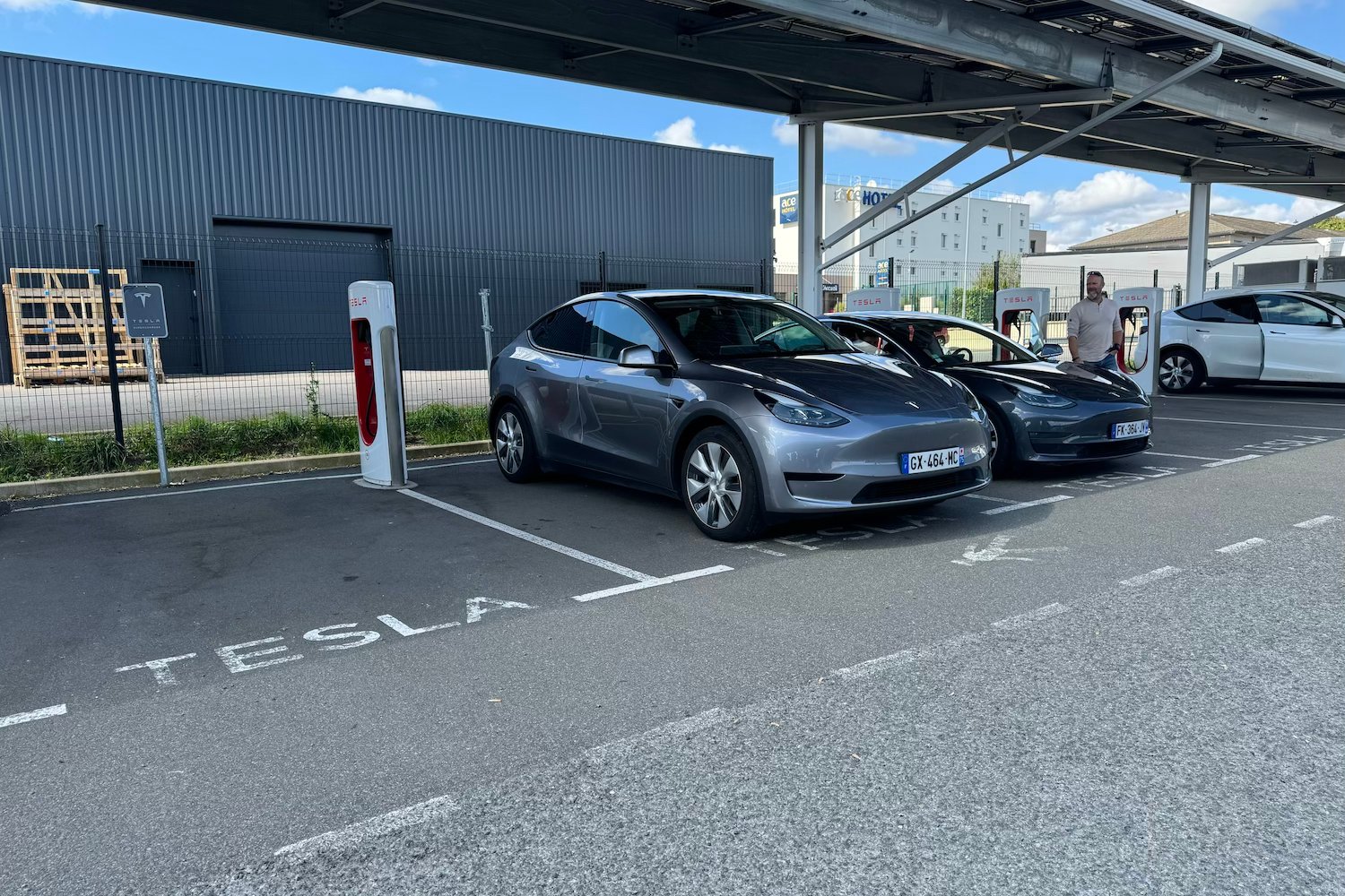 Tesla Model Y 1