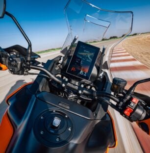 Android Automotive Moto Ktm