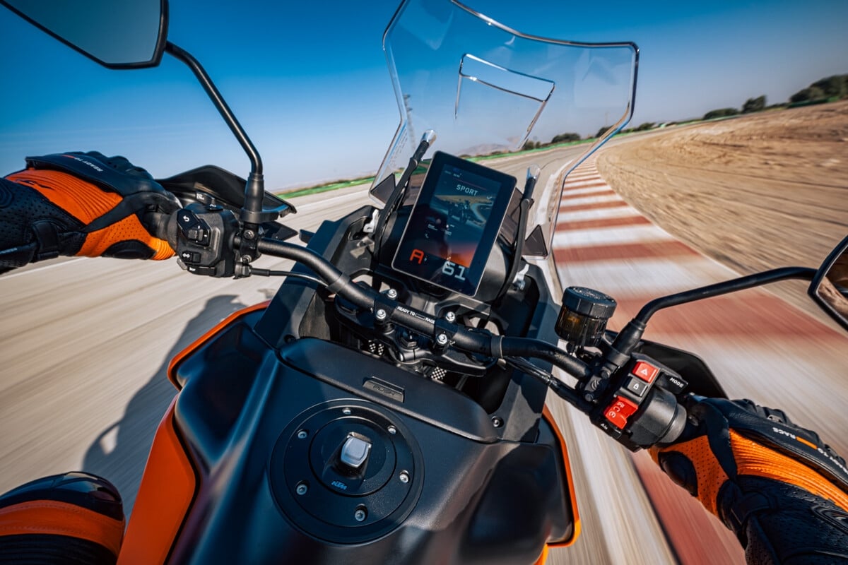 Android Automotive Moto Ktm