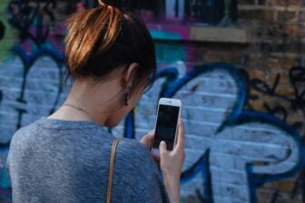 Adolescent Smartphone Jeune Enfant