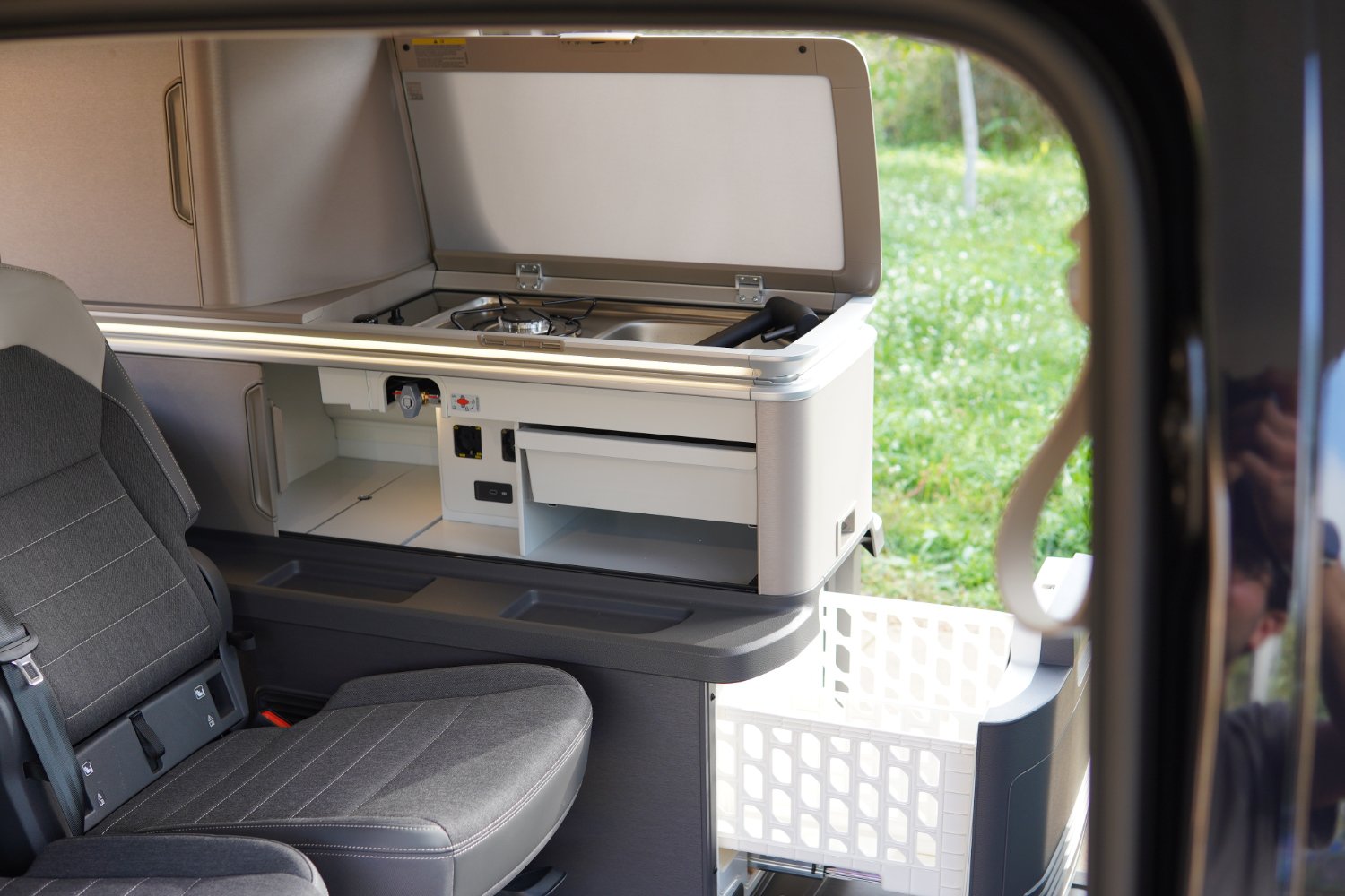 Volkswagen California 2024 Kitchenette