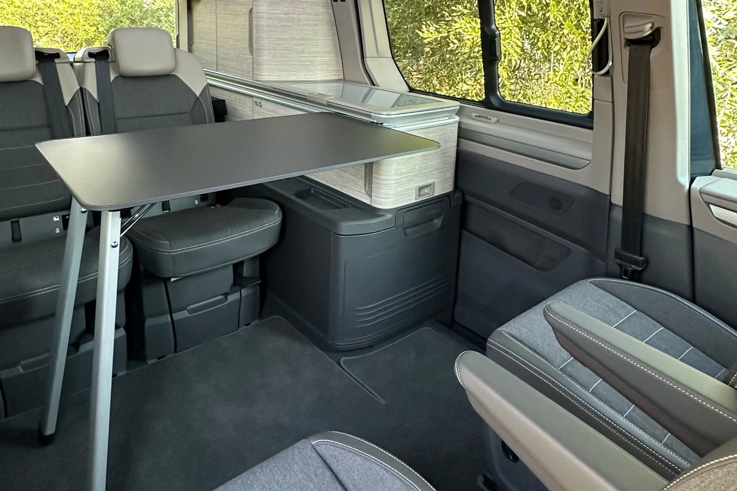 Volkswagen California 2024 Table Interieur