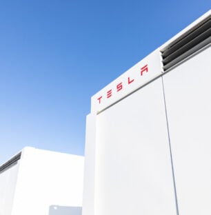 Tesla Megapack Batteries Stockage