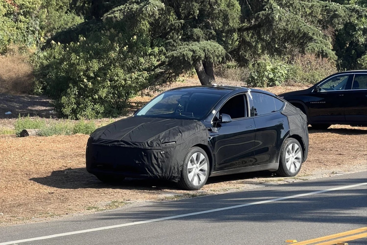 Tesla Model Y Juniper Prototype Camoufle 2025