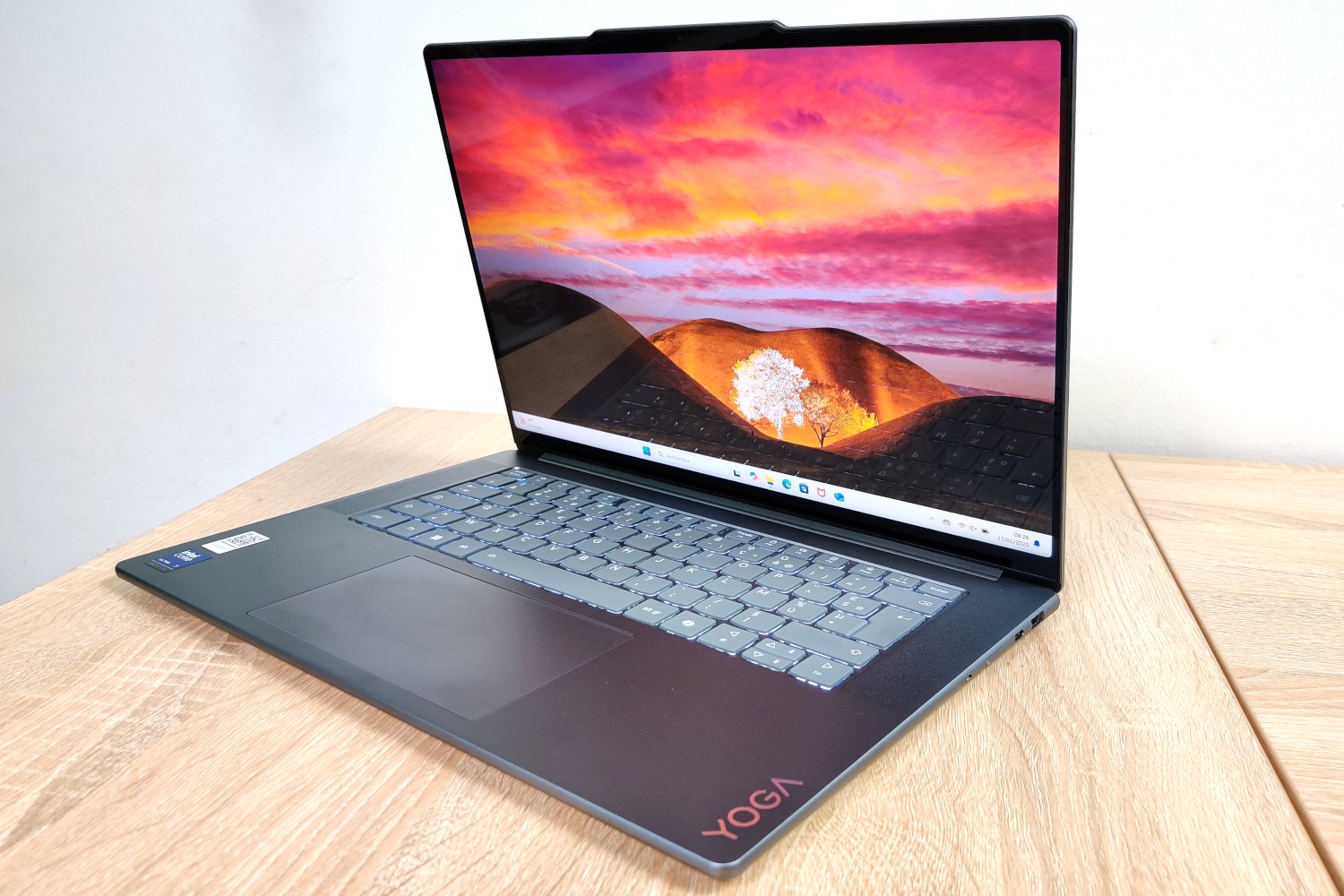 Lenovo Yoga Slim 7i Aura Edition 3