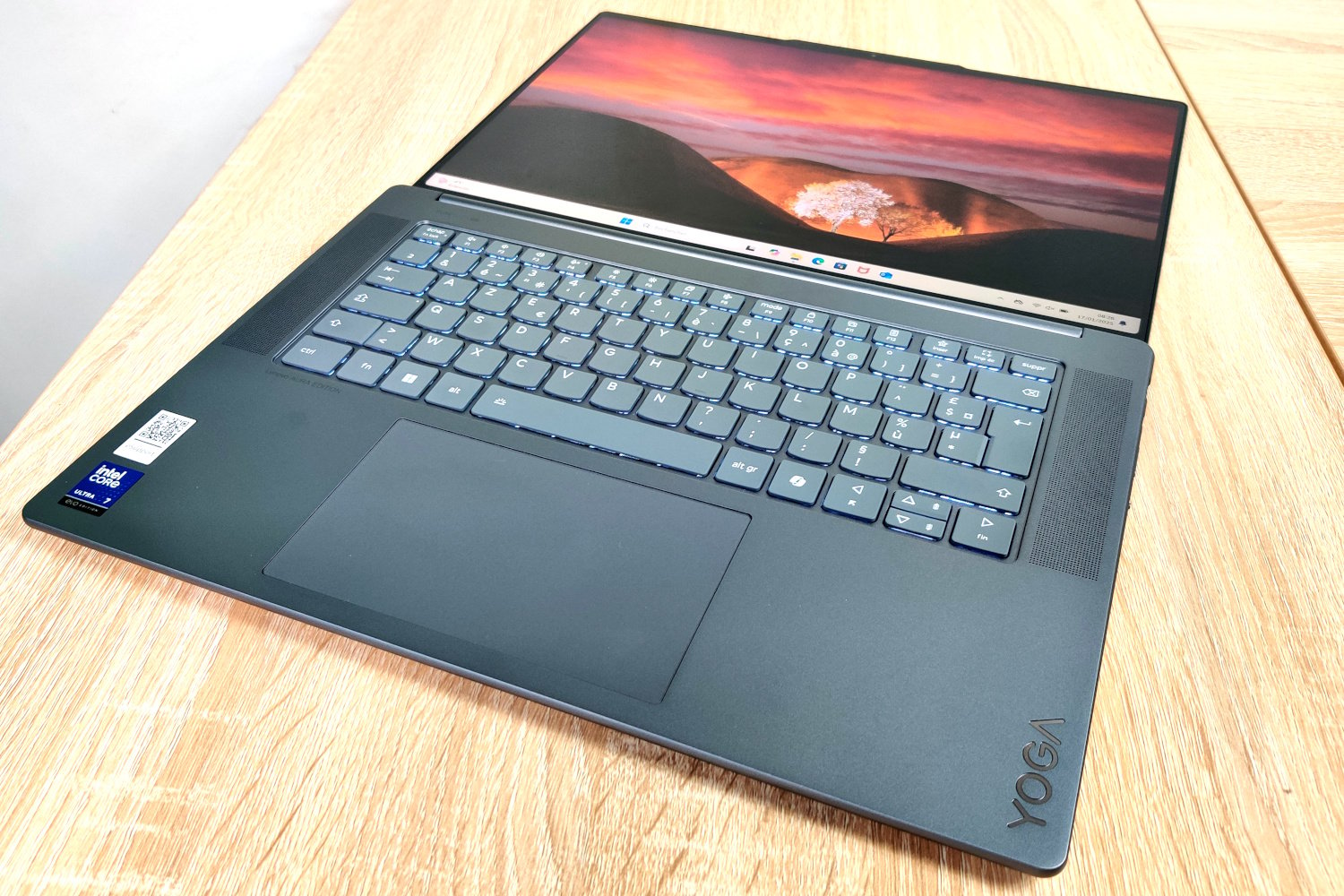 Lenovo Yoga Slim 7i Aura Edition Plat