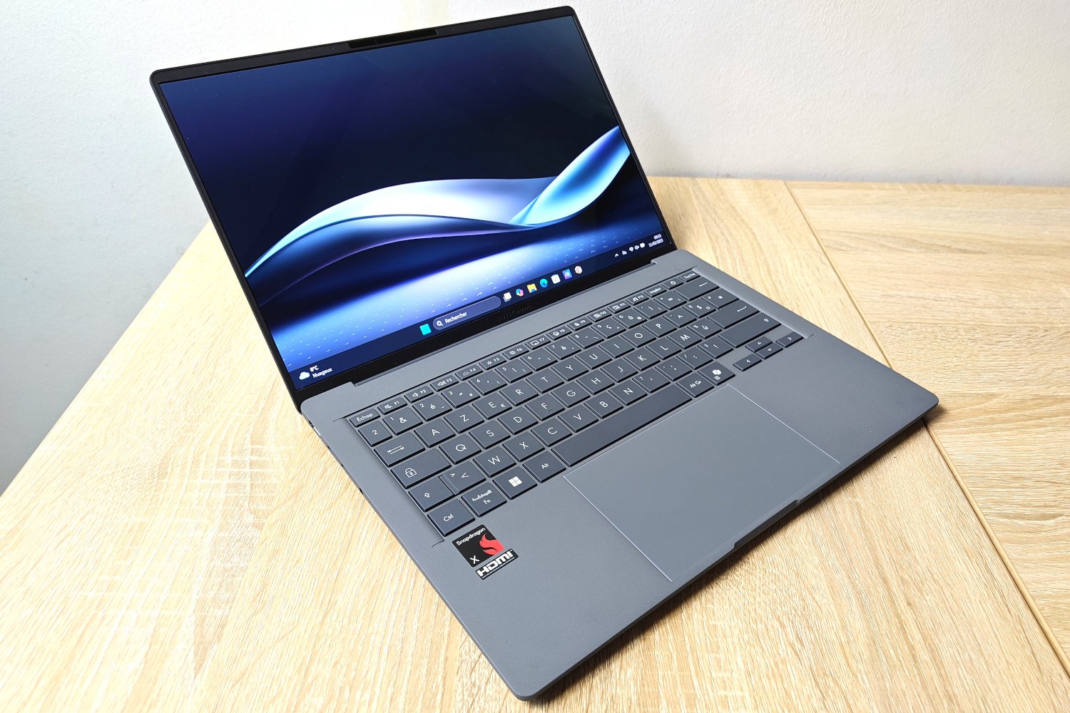 Asus Zenbook A14 Ux3407q Ouvert Gauche