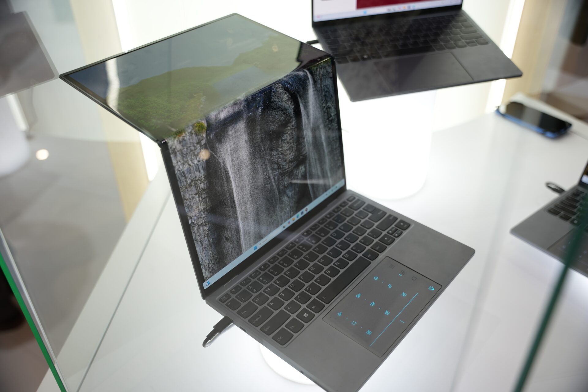 Mwc 2025 Lenovo Thinkbook Flip